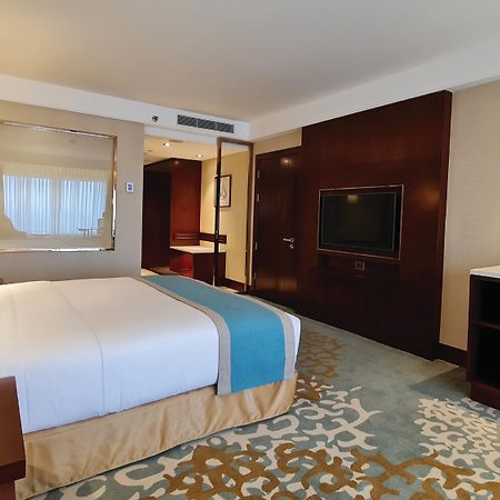 Holiday Inn Dhaka City Centre By Ihg Exterior foto