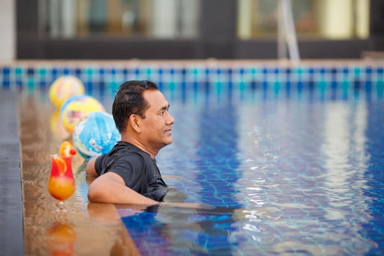 Holiday Inn Dhaka City Centre By Ihg Exterior foto